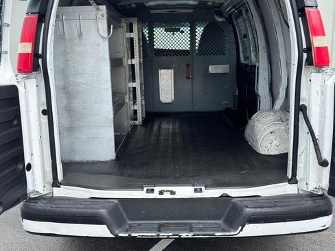 Used 2011 Chevrolet Express 1500 RWD image 5