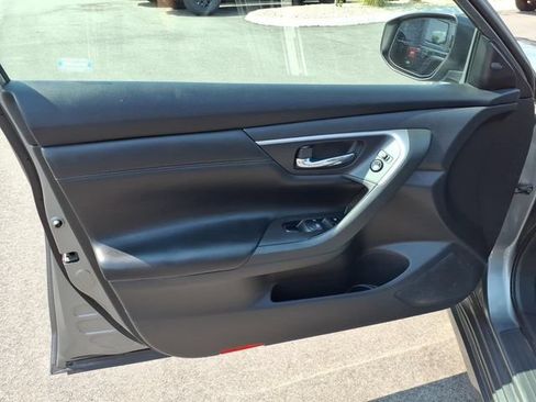 Used 2015 Nissan Altima 2.5 SV w/ Convenience Package FWD image 15