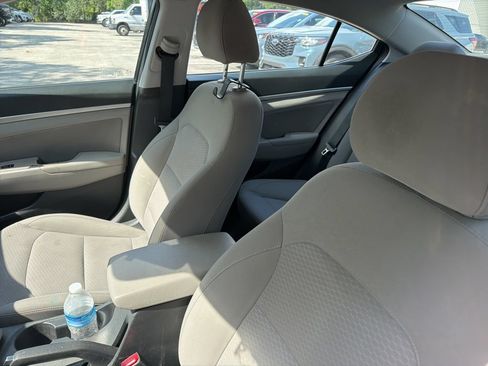 Used 2020 Hyundai Elantra SEL FWD image 10