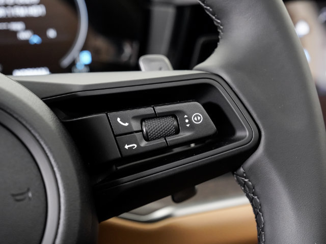 Certified 2026 Porsche Cayenne AWD/4WD image 15