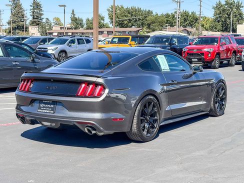 Used 2017 Ford Mustang GT w/ Black Accent Package RWD image 4