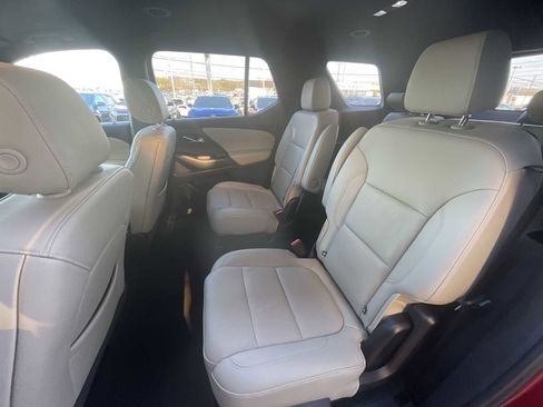 Certified 2023 Chevrolet Traverse LT image 24