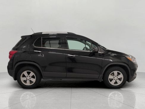 Used 2018 Chevrolet Trax LT w/ LT Convenience Package FWD image 11