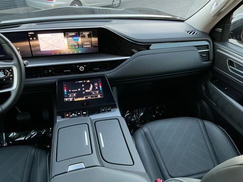 Used 2025 INFINITI QX80 Luxe w/ Cargo Package image 17