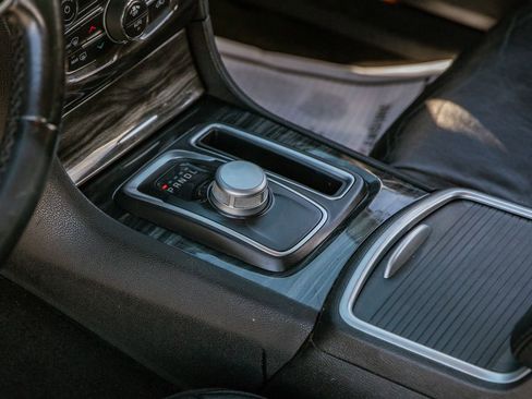 Used 2019 Chrysler 300 Touring L w/ Quick Order Package 22F image 14