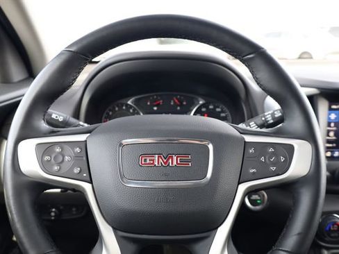 Used 2024 GMC Terrain SLT image 14