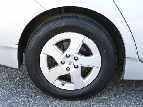 Used 2010 Toyota Prius One image 28