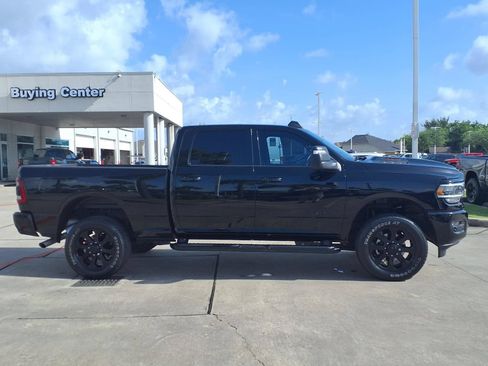 Used 2024 RAM 2500 Laramie w/ Night Edition AWD/4WD image 4