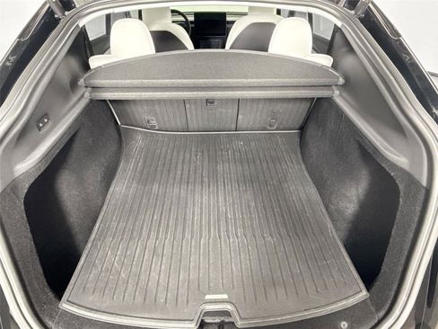 Used 2026 Tesla Model Y Long Range image 41