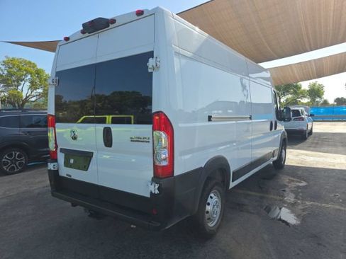 Used 2023 RAM ProMaster 2500 w/ Driver Convenience Group FWD image 4