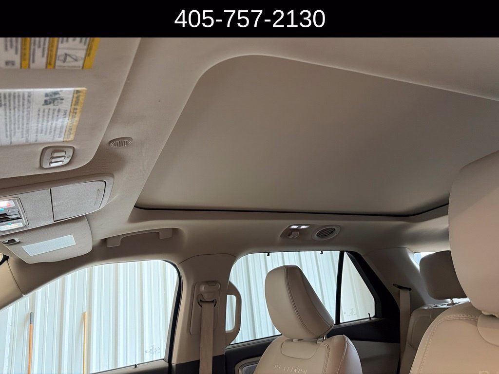 Used 2023 Ford Explorer Platinum w/ Technology Package AWD/4WD image 5