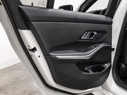 Used 2020 BMW 330i Sedan w/ Convenience Package RWD image 43