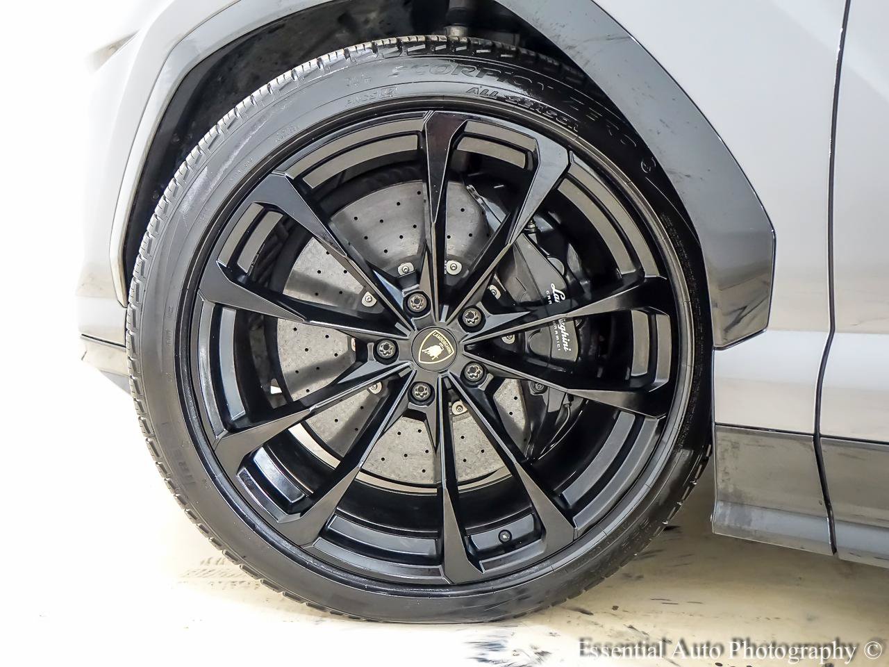 Used 2021 Lamborghini Urus AWD/4WD image 12
