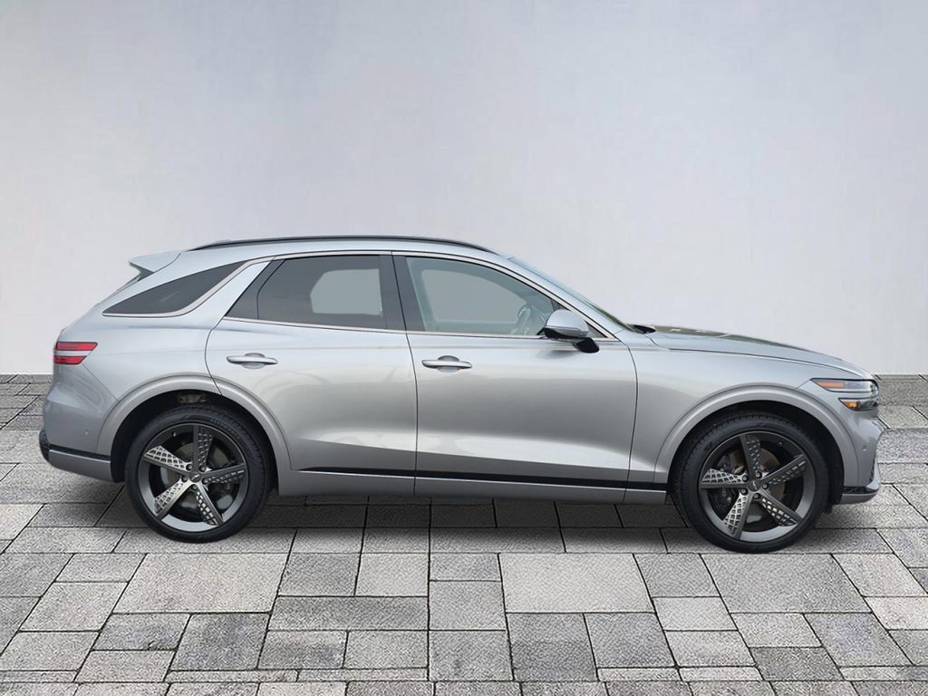 Used 2023 Genesis GV70 3.5T Sport w/ Sport Prestige Package AWD/4WD image 8