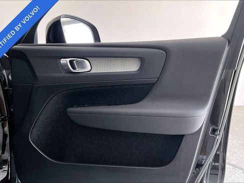 Used 2025 Volvo XC40 B5 Plus AWD/4WD image 21