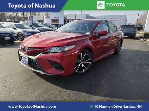 Used 2019 Toyota Camry SE image 1