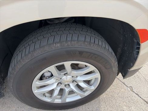 Used 2022 Chevrolet Tahoe LT w/ Luxury Package AWD/4WD image 11