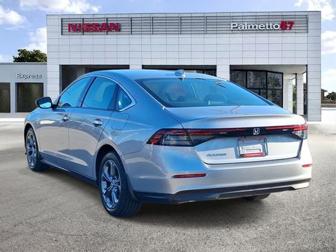 Used 2023 Honda Accord EX image 4