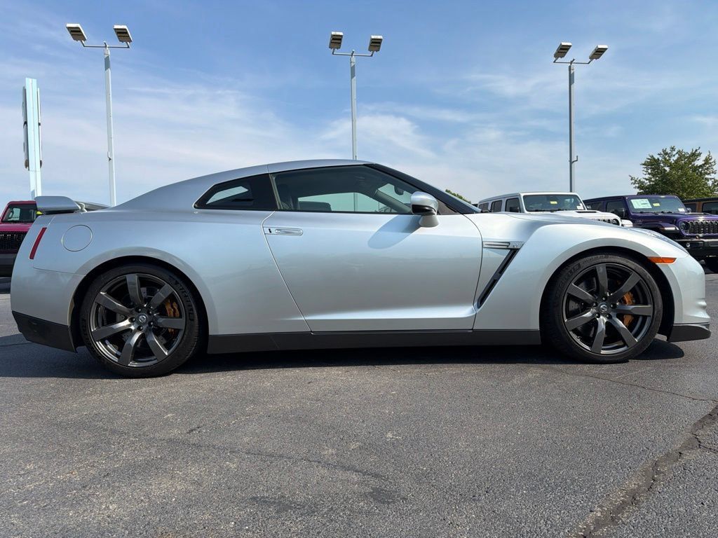 Used 2009 Nissan GT-R Premium AWD/4WD image 49