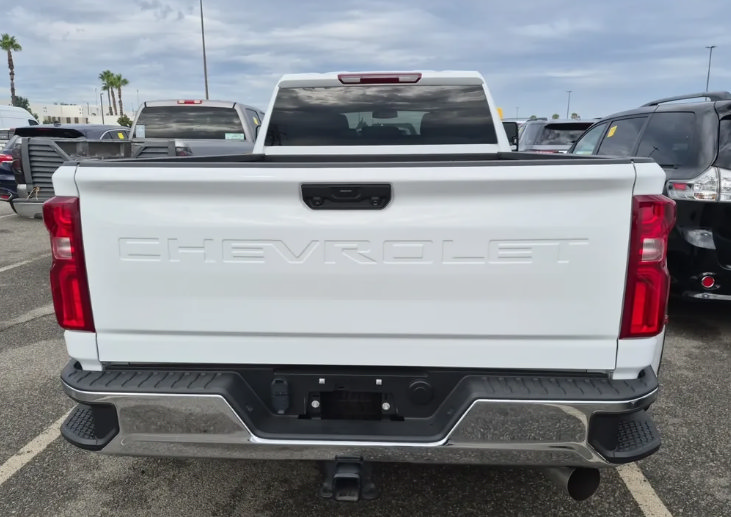 Used 2025 Chevrolet Silverado 3500 W/T RWD image 3