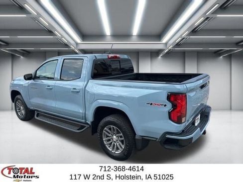 Used 2025 Chevrolet Colorado LT w/ Advanced Trailering Package AWD/4WD image 6