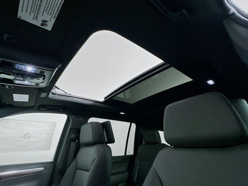 New 2026 Chevrolet Suburban Z71 image 23