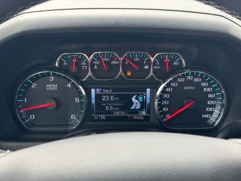 Used 2018 Chevrolet Suburban Premier AWD/4WD image 33