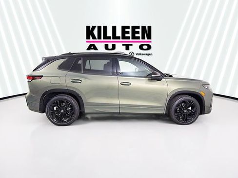 New 2026 Volkswagen Tiguan SE R-Line FWD image 8
