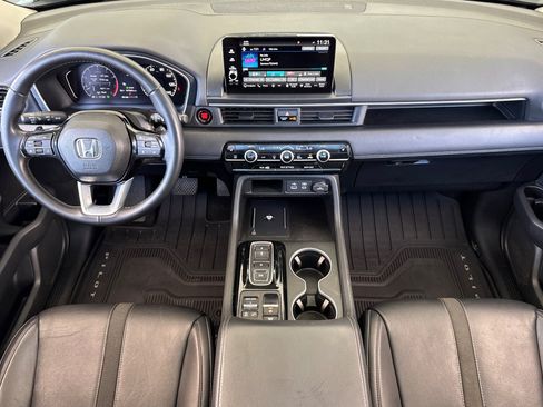 Used 2024 Honda Pilot Touring image 16