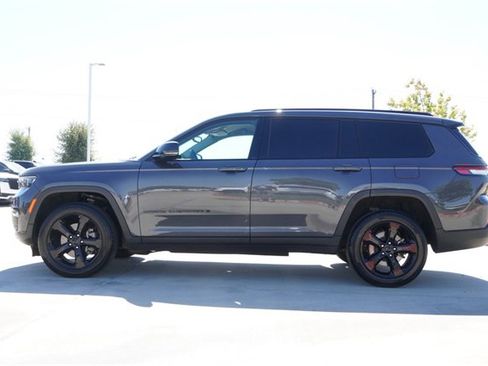 Used 2024 Jeep Grand Cherokee L Limited w/ Black Appearance Package image 6