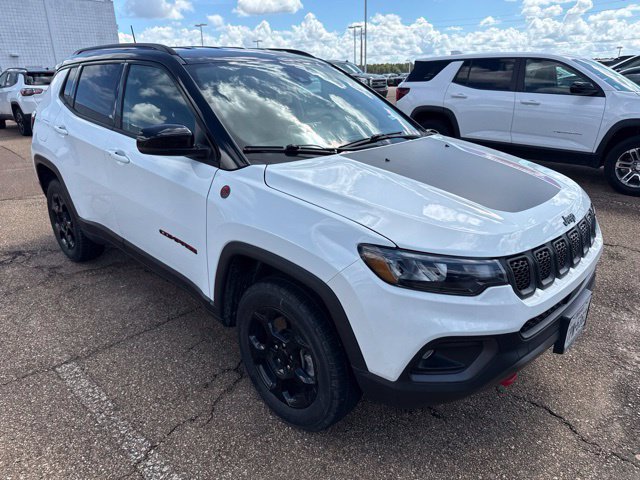 Used 2023 Jeep Compass Trailhawk AWD/4WD image 2
