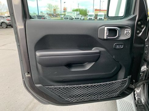 Used 2020 Jeep Wrangler Sport AWD/4WD image 32