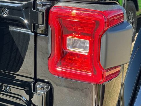 New 2025 Jeep Wrangler Unlimited Sahara AWD/4WD image 19