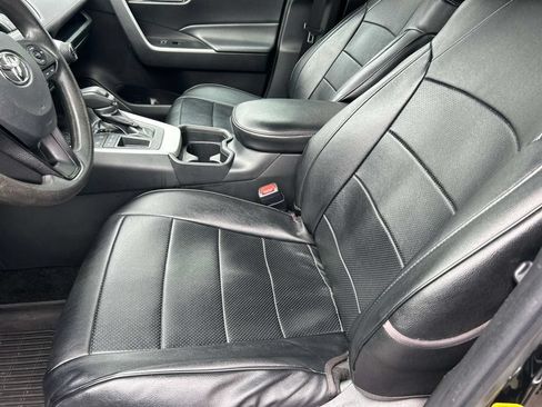Used 2021 Toyota RAV4 XLE FWD image 27