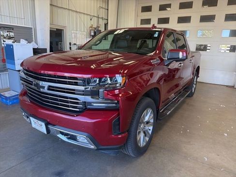 Used 2020 Chevrolet Silverado 1500 High Country w/ Safety Package II AWD/4WD image 2