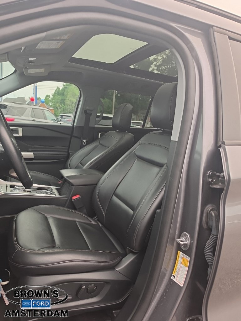 Used 2022 Ford Explorer XLT w/ Equipment Group 202A AWD/4WD image 14
