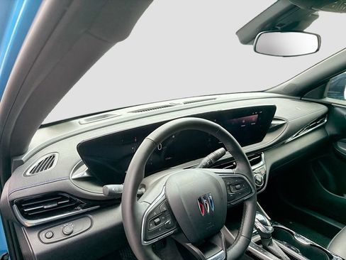 Used 2025 Buick Envista Sport Touring w/ Convenience I Package FWD image 11