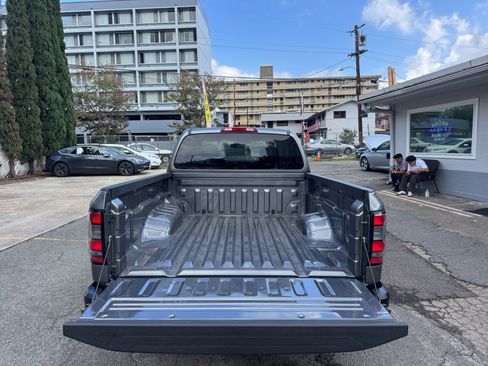 Used 2024 Nissan Frontier S w/ Technology Package image 16