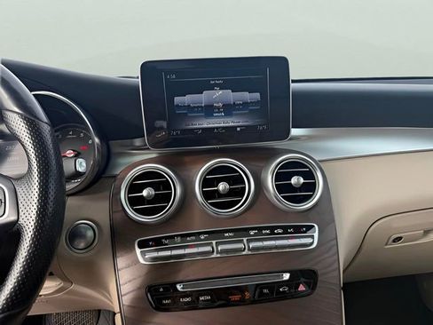 Used 2018 Mercedes-Benz GLC 300 4MATIC image 17