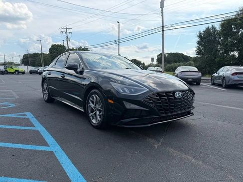 Used 2021 Hyundai Sonata SEL w/ Preferred Accessory Package FWD image 4