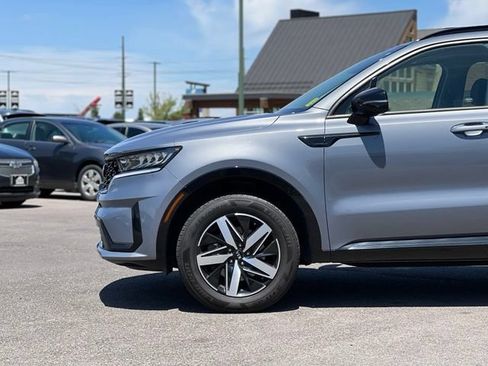 Used 2021 Kia Sorento EX w/ Panoramic Sunroof Package AWD/4WD image 4