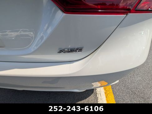 Used 2023 Toyota Camry XSE FWD image 11