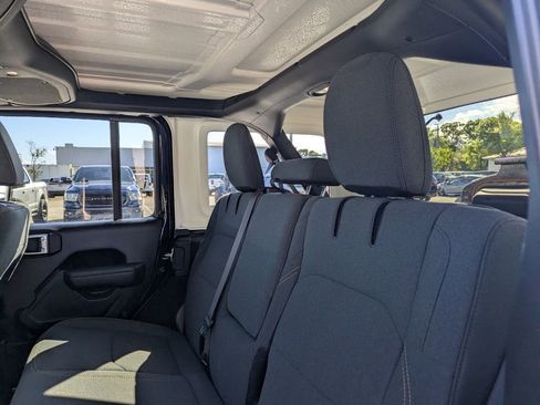 Used 2024 Jeep Wrangler Willys image 17