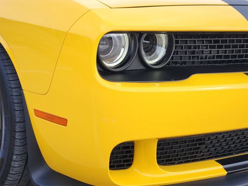 Used 2017 Dodge Challenger SRT Hellcat image 9