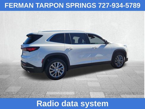 Certified 2025 Buick Enclave Preferred image 11