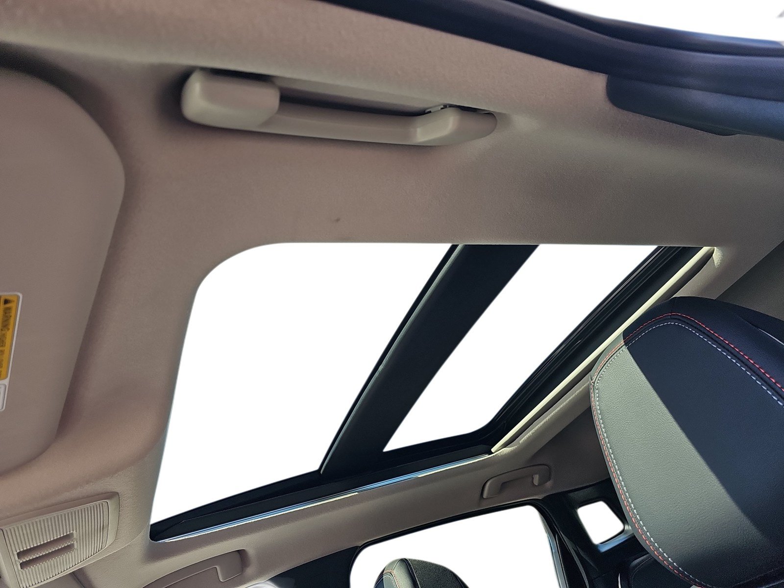 Used 2026 Nissan Kicks SR w/ SR Premium Package FWD image 26