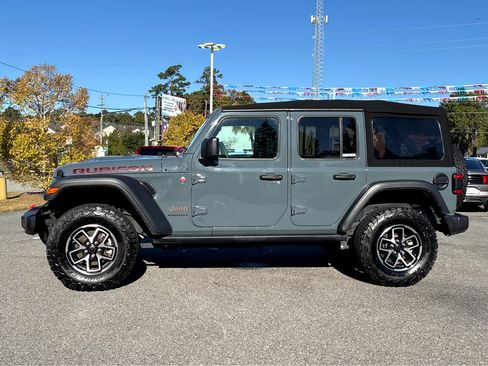 Used 2024 Jeep Wrangler Unlimited Rubicon image 25