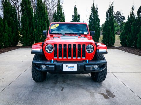 Used 2021 Jeep Wrangler Unlimited Rubicon 4xe w/ Dual Top Group AWD/4WD image 6