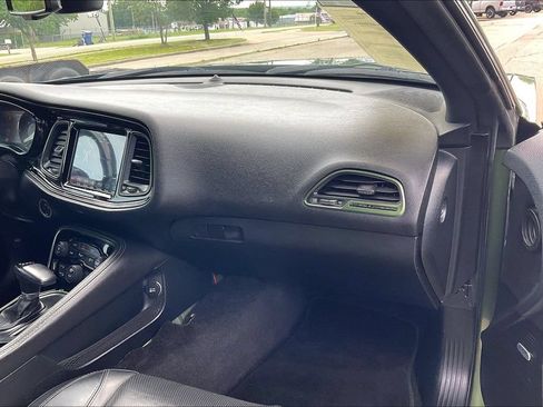 Used 2018 Dodge Challenger SXT Plus RWD image 10