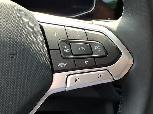 Used 2025 Volkswagen Jetta SE FWD image 22